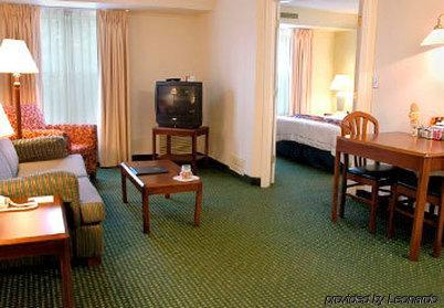 Gatehouse Suites East Lansing Zimmer foto